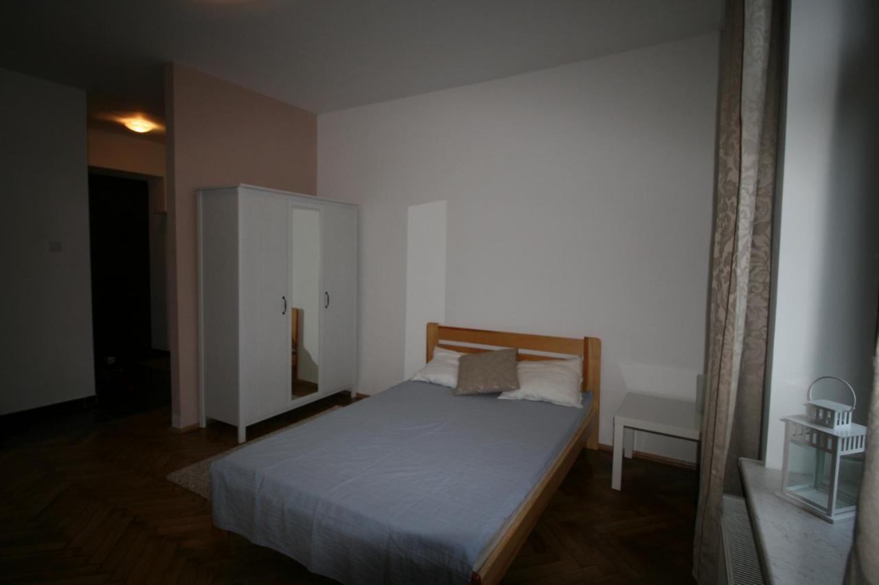 Dom Sapiehy Aparthotel Krasków Εξωτερικό φωτογραφία