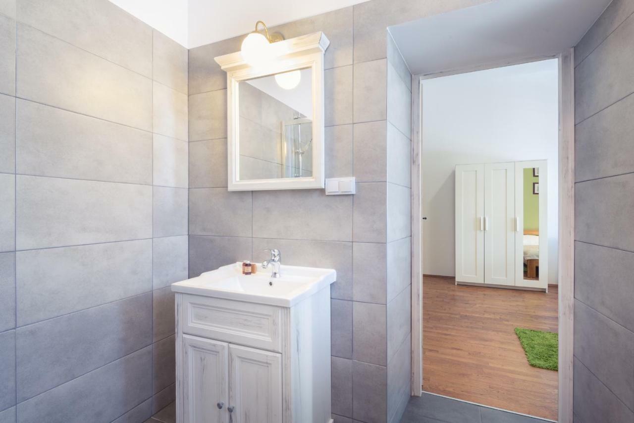 Dom Sapiehy Aparthotel Krasków Εξωτερικό φωτογραφία