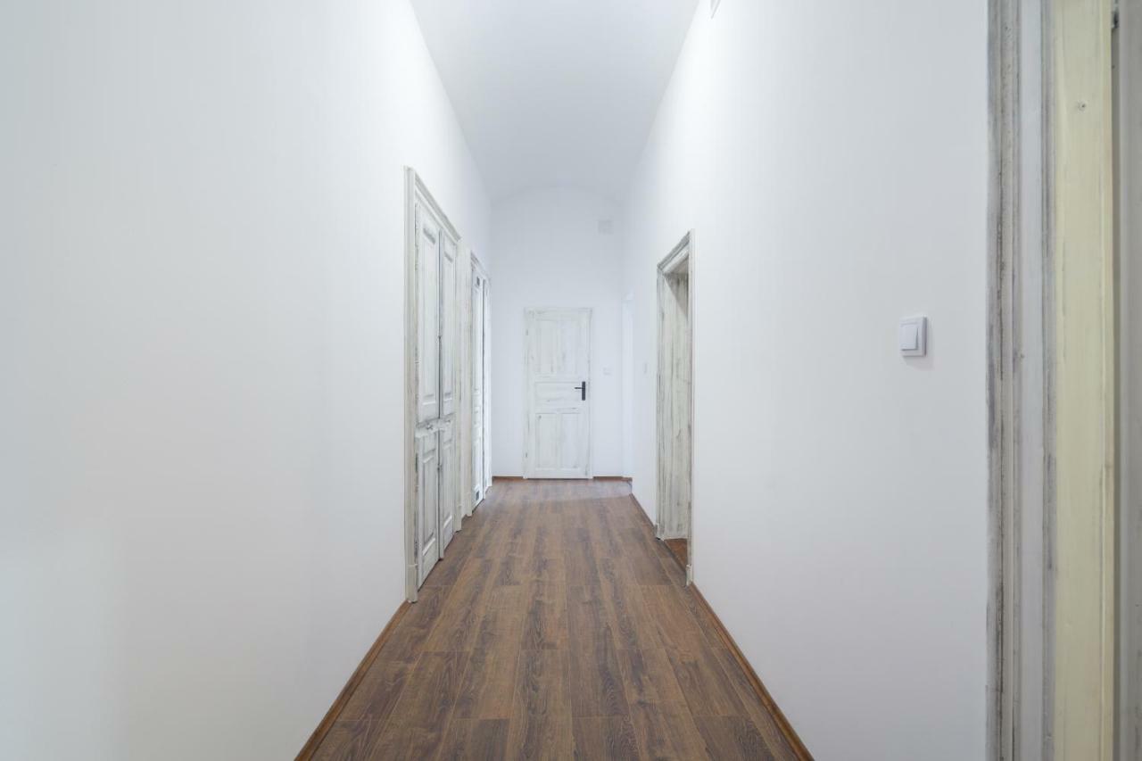 Dom Sapiehy Aparthotel Krasków Εξωτερικό φωτογραφία
