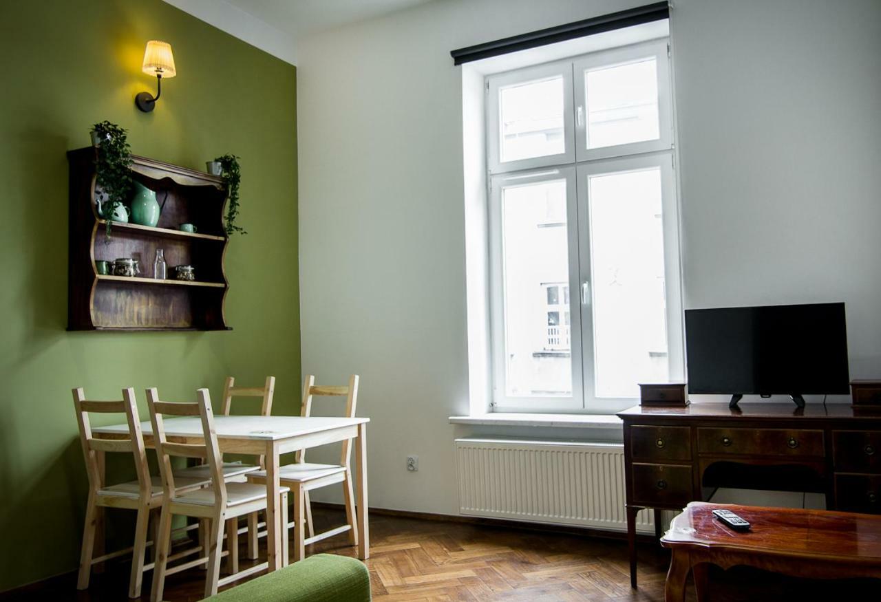 Dom Sapiehy Aparthotel Krasków Εξωτερικό φωτογραφία