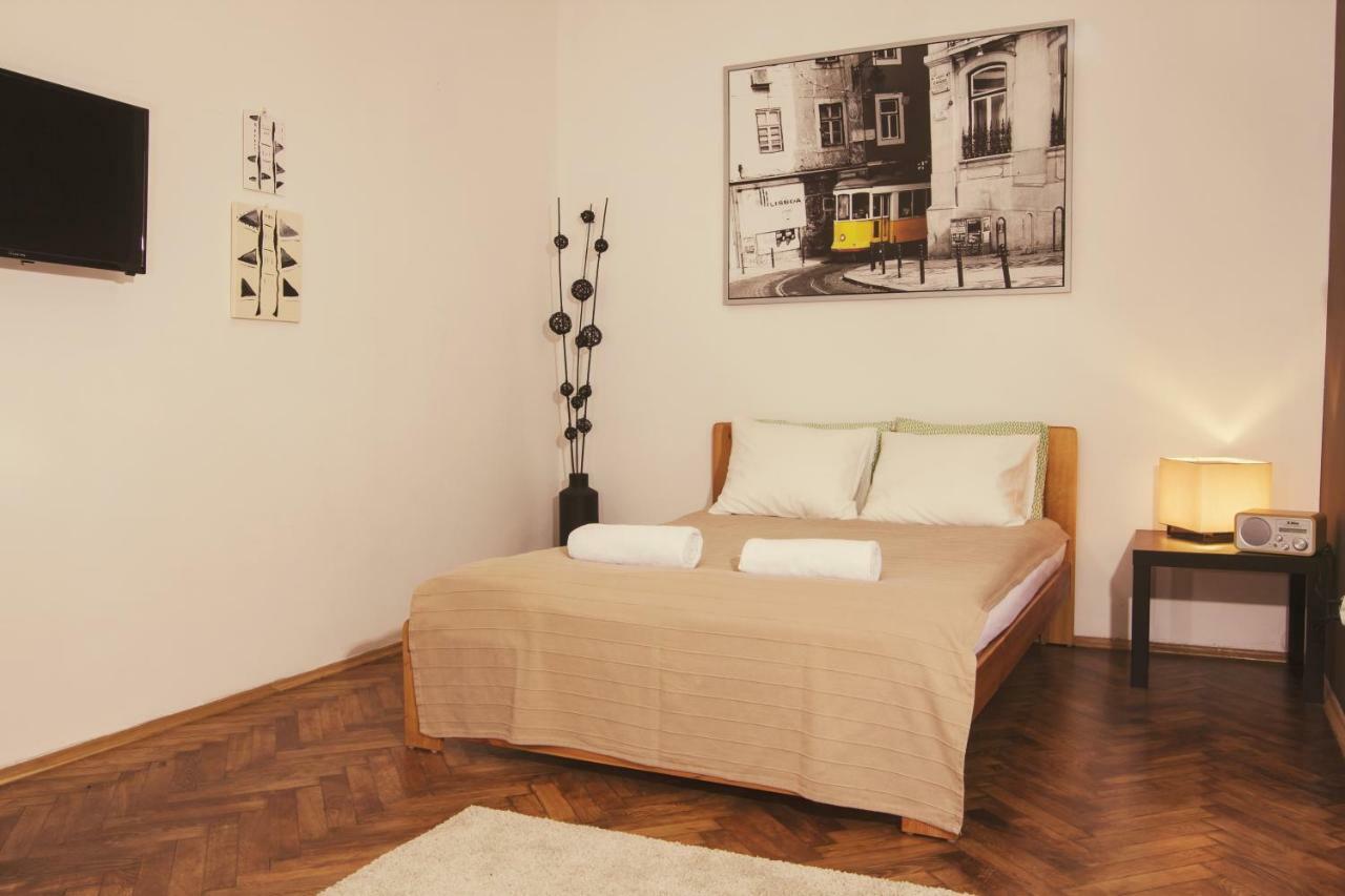 Dom Sapiehy Aparthotel Krasków Εξωτερικό φωτογραφία