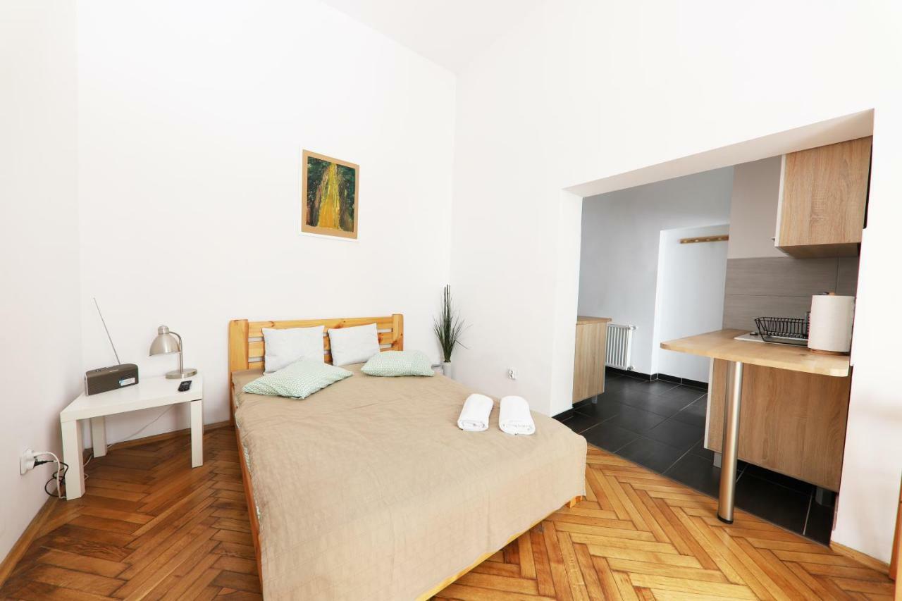 Dom Sapiehy Aparthotel Krasków Εξωτερικό φωτογραφία
