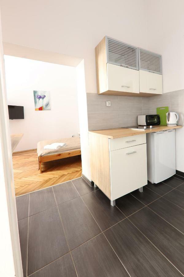 Dom Sapiehy Aparthotel Krasków Εξωτερικό φωτογραφία